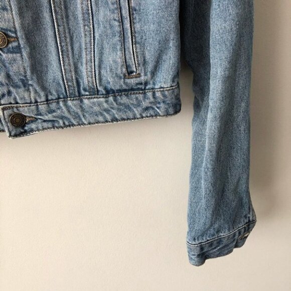 STUDDED Medium Wash Crop Jean Jacket small - Picture 5 of 6